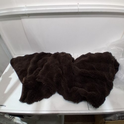 HOUSE & HOME BY LYNDA REEVES LUXE FAUX FUR THROW BLANKET - 60" X 70" - BROWN image 2