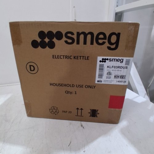 SMEG RETRO-STYLE ELECTRIC KETTLE - 3 CUP - RED (MODEL: KLF05RDUS) image 2