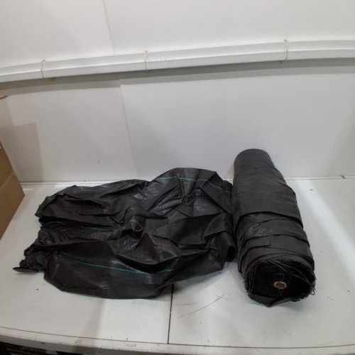 VEVOR LANDSCAPE FABRIC WEED BARRIER - 4FT X 300FT - BLACK (MODEL: 4*300FT90) image 2