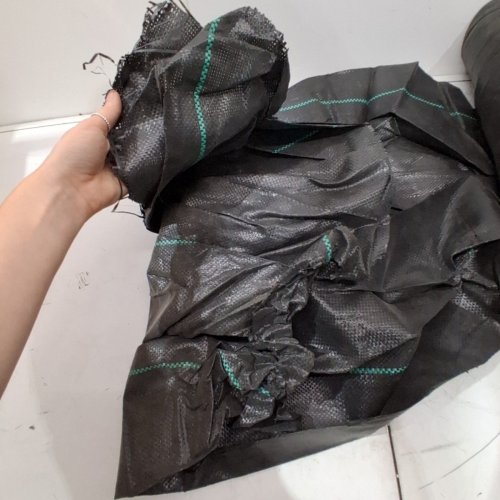 VEVOR LANDSCAPE FABRIC WEED BARRIER - 4FT X 300FT - BLACK (MODEL: 4*300FT90) image 3