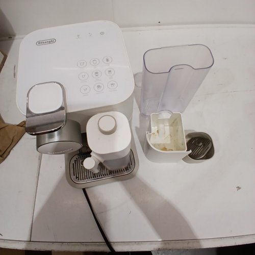NESPRESSO BY DELONGHI LATTISSIMA ONE TOUCH ESPRESSO MACHINE WITH ONE TOUCH FRESH MILK SYSTEM - 120V - PORCELAIN WHITE - (MODEL: EN510WCA) image 4