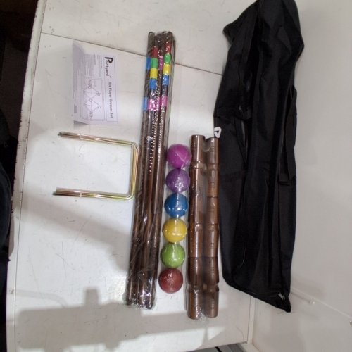 POINTYARD SIX PLAYER CROQUET SET - 6 CROQUET MALLETS 32" LONG WITH 6 COLOURED BALLS, WICKETS, 2 STAKES AND CARRYING BAG image 3