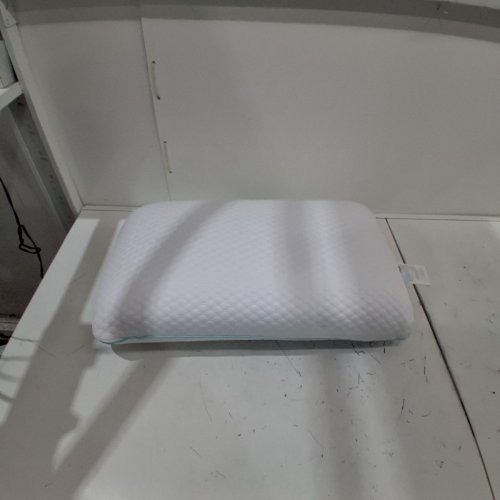 MARTHA STEWART MEMORY FOAM COOLING PILLOW - QUEEN (18" X 28") (MODEL: 1392500) image 2
