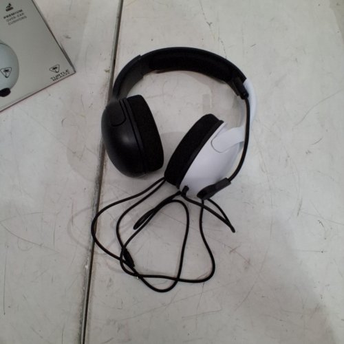 TURTLE BEACH AIRLITE FIT WIRED GAMING HEADSET - BLACK / WHITE (MODEL: TBS-8002-05) image 2