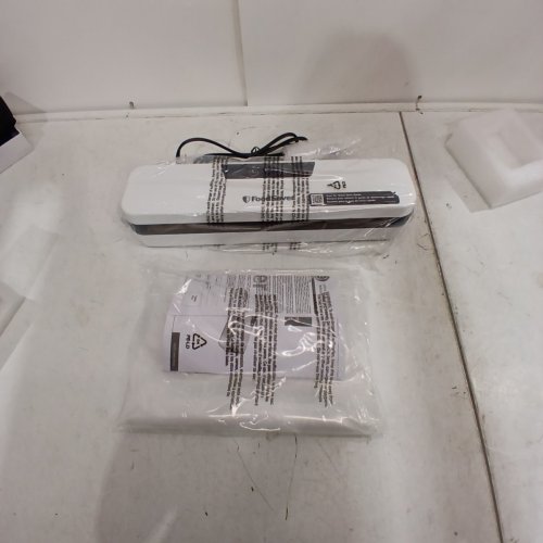 FOODSAVER VACUUM SEALER WITH BAGS - 120 V AC, 60W - WHITE (MODEL: VS2150) image 3