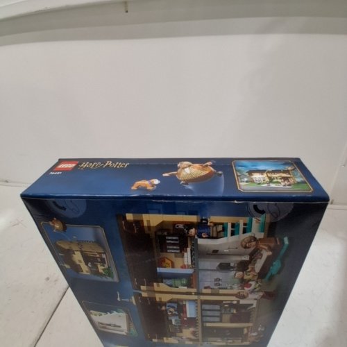 639PC LEGO HARRY POTTER PRIVET DRIVE: AUNT MARGE'S VISIT (MODEL: 76451) image 3
