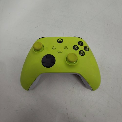 XBOX WIRELESS CONTROLLER – ELECTRIC VOLT FOR XBOX SERIES X|S, XBOX ONE, AND WINDOWS 10 DEVICES image 2