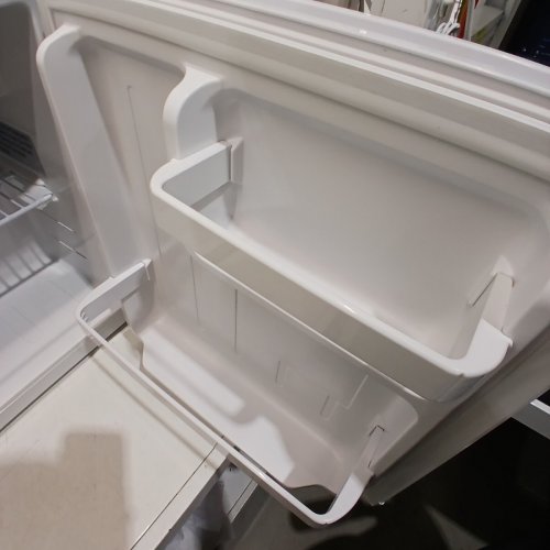 KOOLATRON KOOL COMPACT COMPRESSOR MINI FRIDGE WITH REVERSIBLE DOOR & REMOVABLE SHELF - 1.7 CU. FT - WHITE (MODEL: KBC46-W) image 4