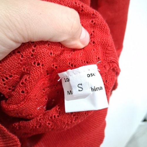 WOMEN'S KNIT V-NECK SWEATER - SMALL - RED image 3