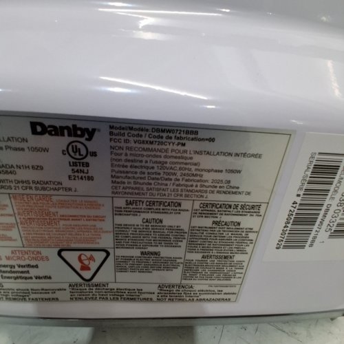 DANBY 700W COUNTERTOP MICROWAVE - 0.7 CU.FT - BLACK (MODEL: DBMW0721BBB) image 3