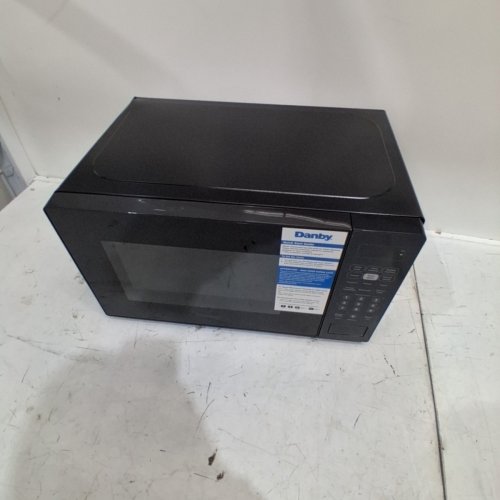 DANBY 700W COUNTERTOP MICROWAVE - 0.7 CU.FT - BLACK (MODEL: DBMW0721BBB) image 4