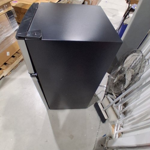 FRIGIDAIRE STAINLESS STEEL 2 DOOR FRIDGE/FREEZER - 4.5 CU. FT. - SILVER/BLACK (MODEL: EFR463-B) image 10