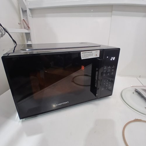 CHEFMAN COUNTERTOP MICROWAVE OVEN WITH 10 POWER LEVELS, 6 COOKING PRESETS, AND CHILD SAFETY LOCK - 0.9 CU.FT - 900W - BLACK (MODEL: RJ55-9-V2-CA) image 2