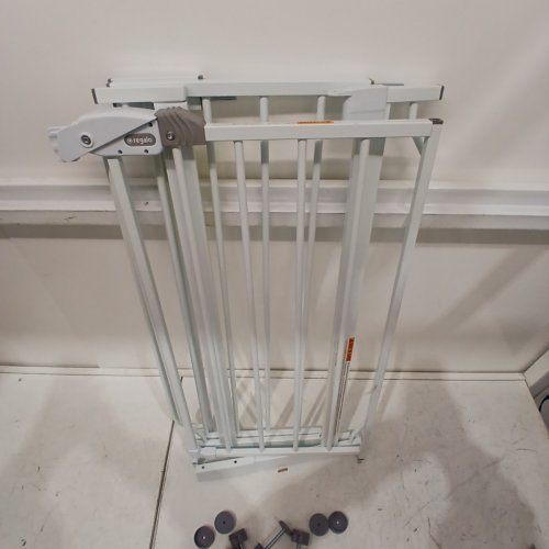 REGALO EASY STEP EXTRA WIDE BABY GATE - 30" X 29"-49" - WHITE (MODEL: 1164 EW DS) image 3