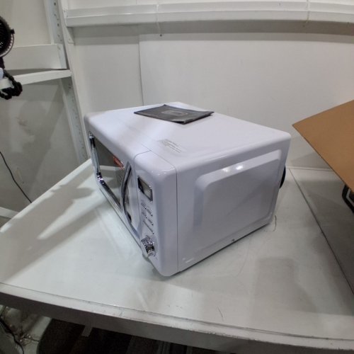 GALANZ RETRO STYLE COUNTERTOP MICROWAVE OVEN - 1.1CU.FT. - MILKSHAKE WHITE (MODEL: GLCMKZ11WER10) image 6