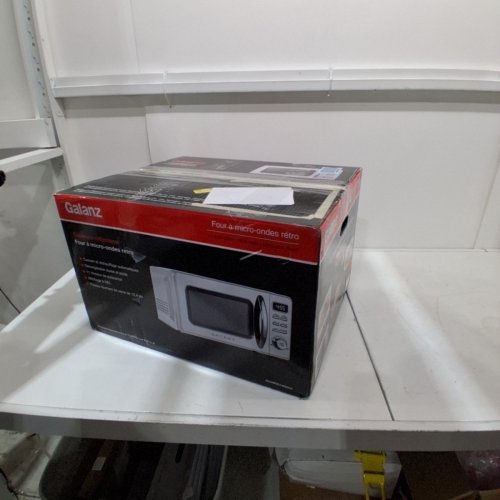 GALANZ RETRO STYLE COUNTERTOP MICROWAVE OVEN - 1.1CU.FT. - MILKSHAKE WHITE (MODEL: GLCMKZ11WER10) image 7