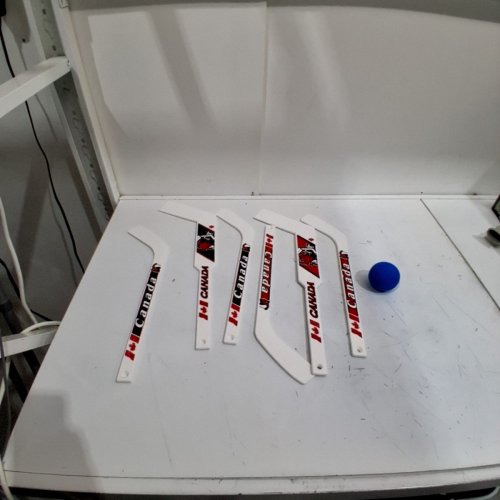 7PC PLASTIC CANADA MINI HOCKEY SET - WHITE image 2