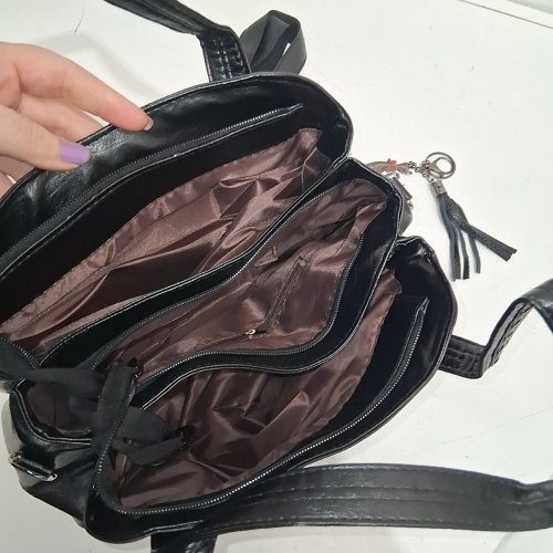 WOMEN'S FAUX LEATHER SHOULDER HANDBAG WITH KEYCHAIN - BLACK image 3