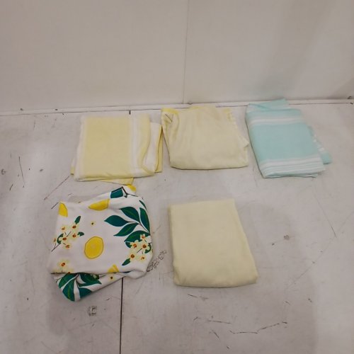 5PC MIKASA KITCHEN TOWELS - 17" X 28" - YELLOW/ LEMONS/WHITE/BLUE (MODEL:3400550) image 3