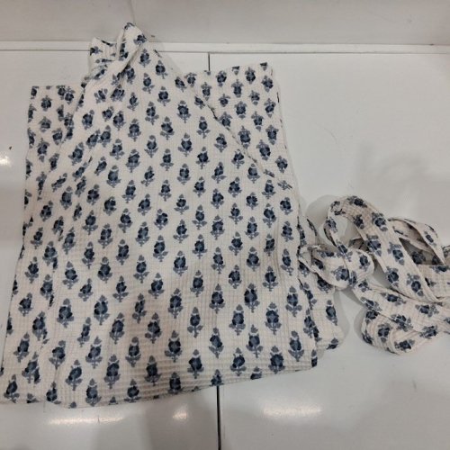 THRESHOLD WAFFLE ROBE - L/XL - BLUE/FLORAL (MODEL: 064184438) image 4