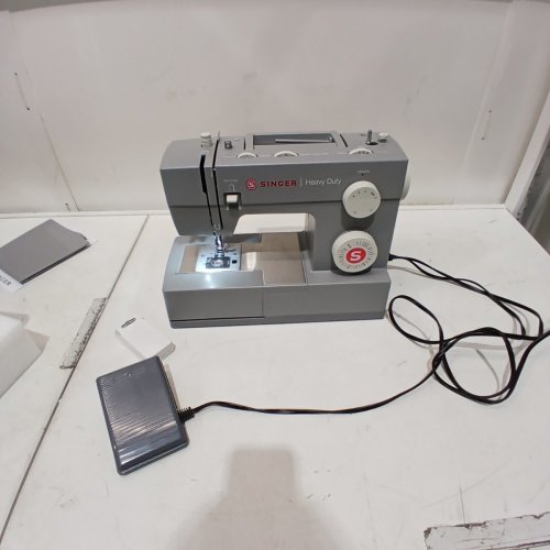 SINGER 4452 HIGH SPEED HEAVY DUTY SEWING MACHINE WITH ACCESSORIES - GREY (MODEL: 4452) image 2