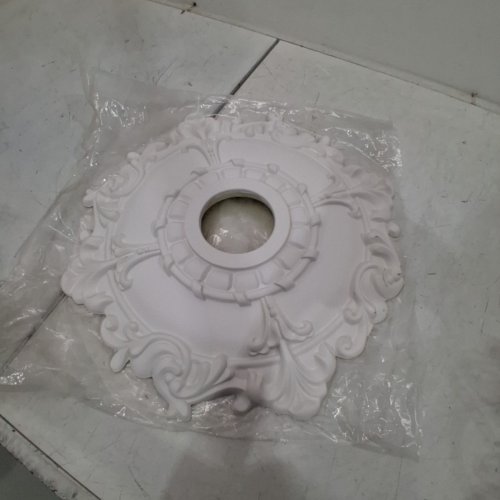 EKENA MILLWORK RILEY CEILING MEDALLION - 18" OD X 3 1/2" ID X 1 1/2"- WHITE (MODEL:CM18RL) image 2