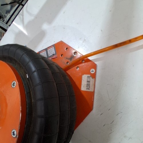 VEVOR AIR JACK PNEUMATIC JACK WITH HEIGHTENED COLUMN FOR SEDAN - 5 TON/11000 LBS - ORANGE image 4