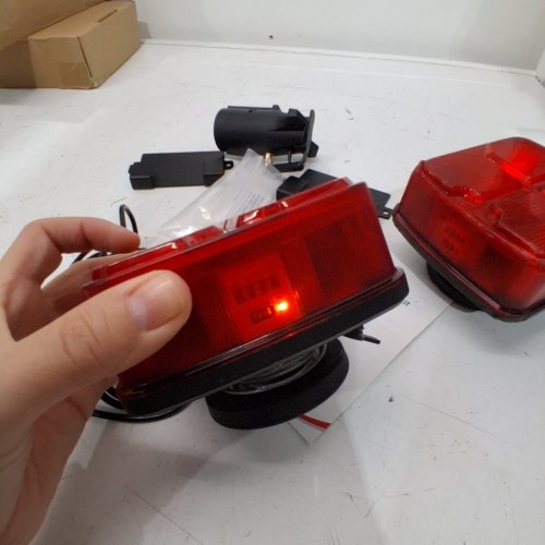 2PC AGRIEYES WIRELESS MAGNETIC TOW LIGHT KIT - RED/BLACK (MODEL: AG-T212) image 2