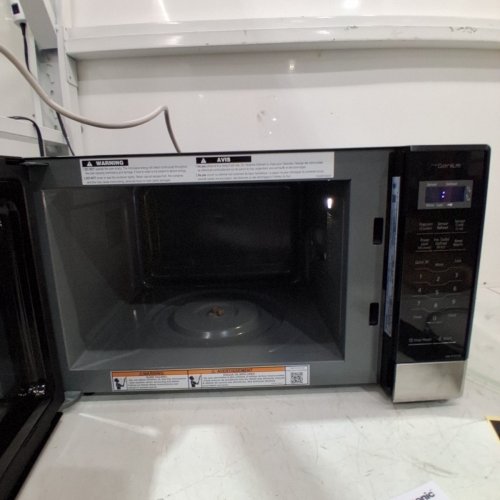 PANASONIC INVERTER GENIUS SENSOR MID-SIZED MICROWAVE OVEN - 1.2 CUBIC FEET - BLACK/STAINLESS STEEL - (MODEL: NN-ST676S) image 3
