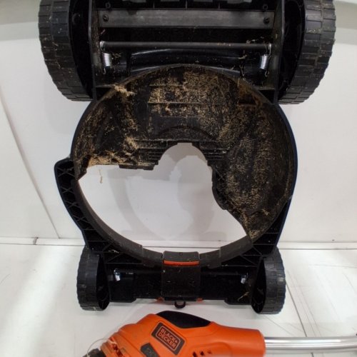 BLACK + DECKER 3-IN-1 CORDLESS LAWN MOWER/EDGER/STRING TRIMMER - 20V - BLACK/ORANGE - (MODEL:‎MTC220) image 4