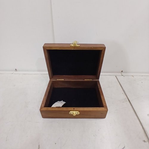DECORATIVE HAND-ENGRAVED WOODEN KEEPSAKE BOX - 3.5" X 5.5" X 7" - BROWN image 3