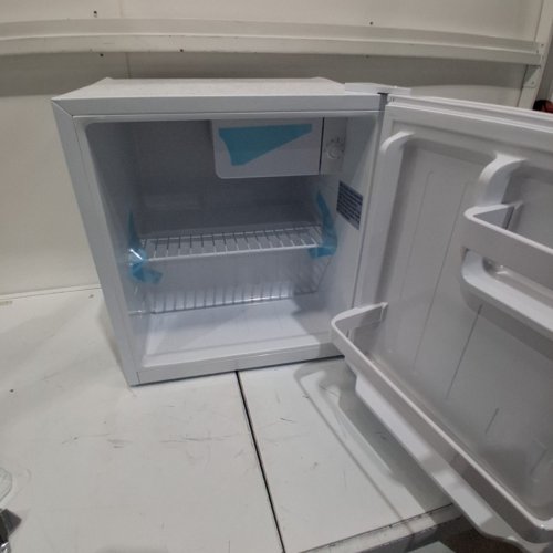 FRIGIDAIRE COMPACT REFRIGERATOR - 1.6 CU. FT; 115 V; 19.0" X 18.7" X 19.8" - WHITE (MODEL: EFR176-WHITE-6COM) image 10