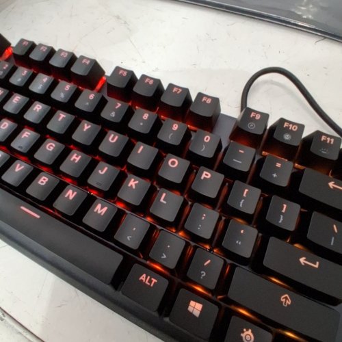 STEELSERIES APEX 5 MECHANICAL GAMING KEYBOARD – OLED SMART DISPLAY – USB PASSTHROUGH AND MEDIA CONTROLS – HYBRID GAMING SWITCHES BLUE – RGB BACKLIT (MODEL : APEX5) image 3
