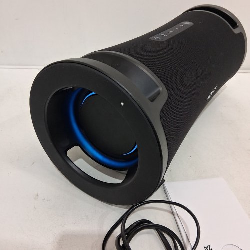 SONY ULT FIELD 7 WATERPROOF WIRELESS BASS BOOST BLUETOOTH SPEAKER -LONG BATTERY LIFE & QUICK CHARGING, DYNAMIC PARTY LIGHTING, COMFORTABLE HANDLE, IP67 WATERPROOF - BLACK (MODEL: SRSULT70.UC7) image 4