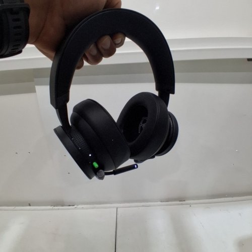 MICROSOFT XBOX WIRELESS HEADSET WITH BLUETOOTH BLACK/GREEN image 4