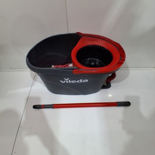 VILEDA EASYWRING SPIN MOP AND BUCKET SYSTEM WITH 2 EXTRA REFILL HEADS AND TELESCOPIC HANDLE - BLACK/RED (MODEL: 1898219) image 2