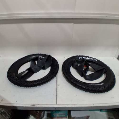 SURFACE 604 SNOW STORM STUDDED FAT TIRE WITH INNER TUBE - 26" X 4.00 - 120 TPI - BLACK image 2
