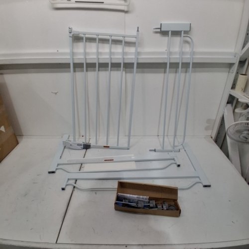 REGALO EASY STEP SAFETY GATE - 29"- 38.5" - WHITE (MODEL: 1160-DS) image 2