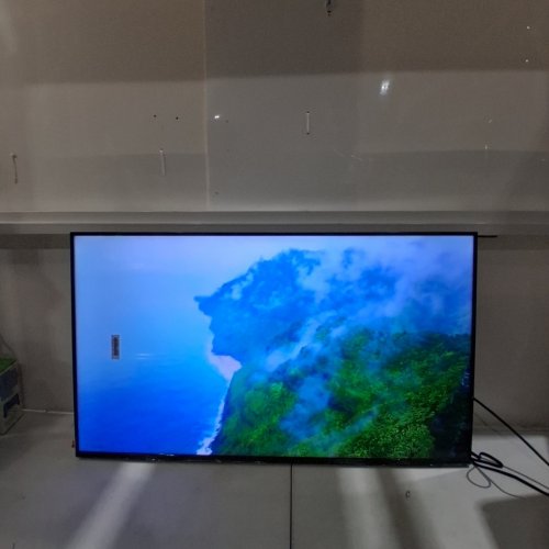 SAMSUNG CRYSTAL UHD U8000H 4 K VISION SMART TV TELEVISION - 43" - BLACK (MODEL: UN43U8000HFXZC) image 7