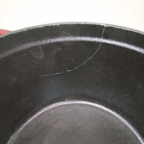 STAUB CAST IRON DUTCH OVEN 7QT 11" - RED image 3