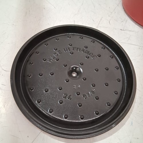 STAUB CAST IRON DUTCH OVEN 7QT 11" - RED image 5