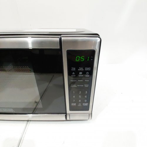 BLACK + DECKER DIGITAL PUSH BUTTON DOOR MICROWAVE OVEN - 700W - BLACK/STAINLESS STEEL (MODEL: EM720CB7-P) image 3