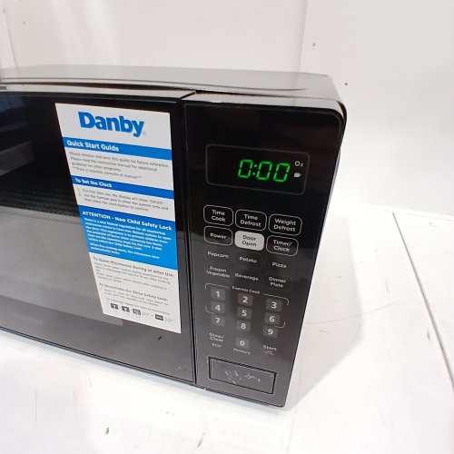 DANBY 700w COUNTERTOP MICROWAVE - 0.7 CU.FT - BLACK (MODEL: DBMW0721BBB) image 2
