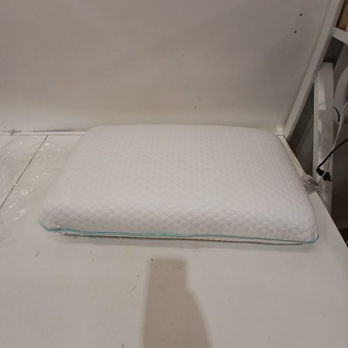 MARTHA STEWART MEMORY FOAM COOLING PILLOW - QUEEN (18" X 28") (MODEL: 1392500) image 2