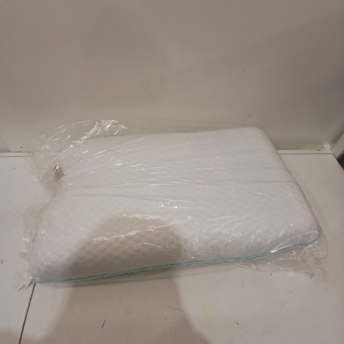 MARTHA STEWART MEMORY FOAM COOLING PILLOW - QUEEN (18" X 28") (MODEL: 1392500) image 3