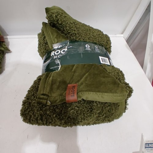 ROOTS HOME SHERPA THROW BLANKET - 50" X 70" - GREEN/WHITE (ITEM: 2620482) image 4