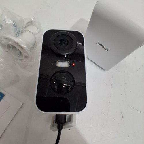2PK IEGEEK WIRELESS SMART OUTDOOR SECURITY CAMERA - BATTERY POWERED WITH WIFI, 2 K HD VIDEO, COLOUR NIGHT VISION, 2-WAY AUDIO, MOTION SENSOR, SPOTLIGHT LIGHTING - WHITE (MODEL: ZS-GX3S) image 2