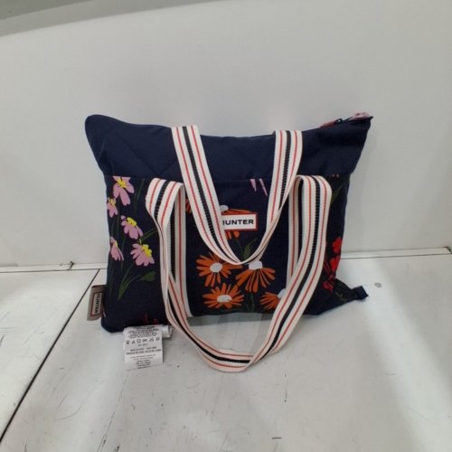 HUNTER OUTDOOR PACKABLE BLANKET WITH HANDLES - 60" X 72" - NAVY BLUE/BOTANICAL (MODEL: 1909192) image 2
