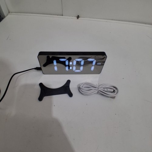 LED DIGITAL ALARM CLOCK - BLACK/MIRROR image 3