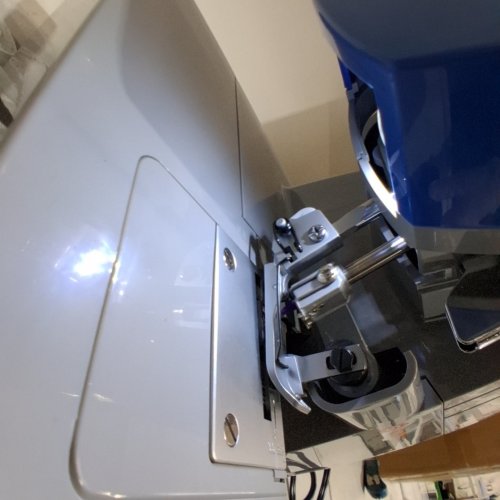SINGER X5004-HD METAL FRAME SERGER AND OVERLOCK MACHINE - GREY/BLUE - (MODEL: X5004-HD) image 2